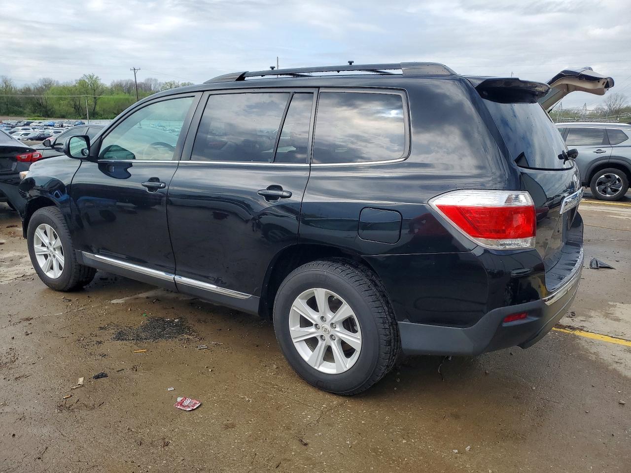 2012 TOYOTA HIGHLANDER SE photo 2