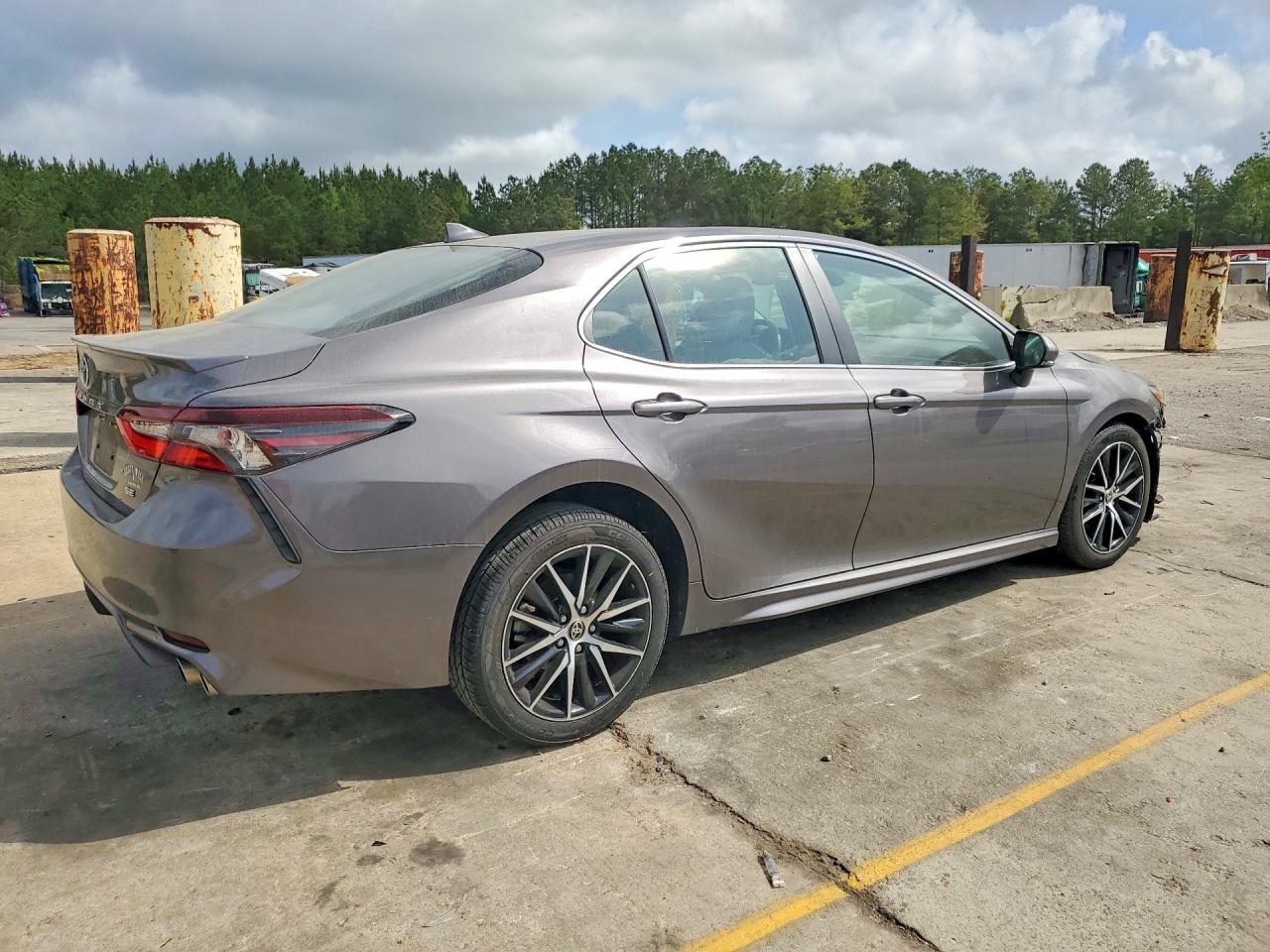 2022 TOYOTA CAMRY SE photo 5