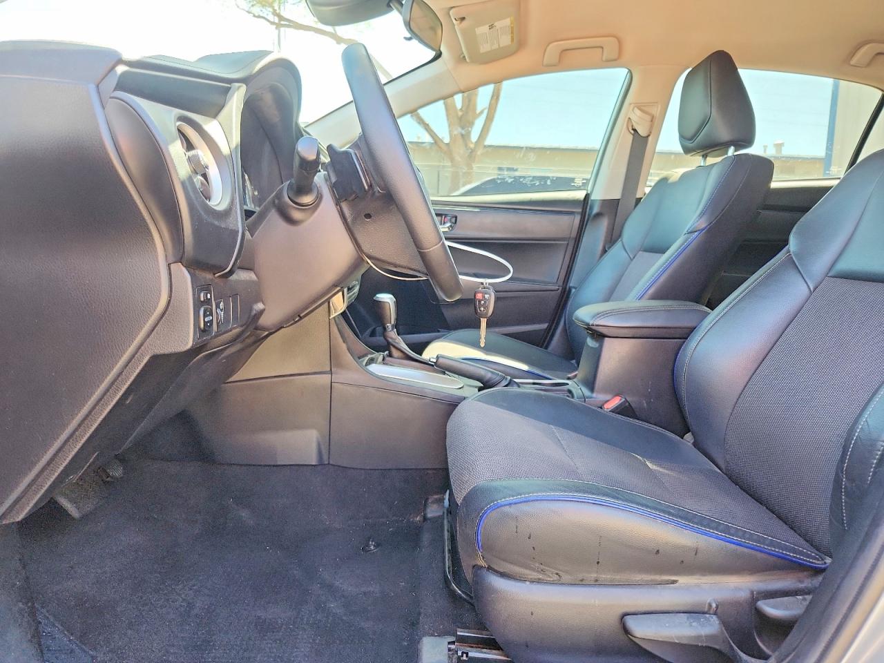 2018 TOYOTA COROLLA SE photo 13