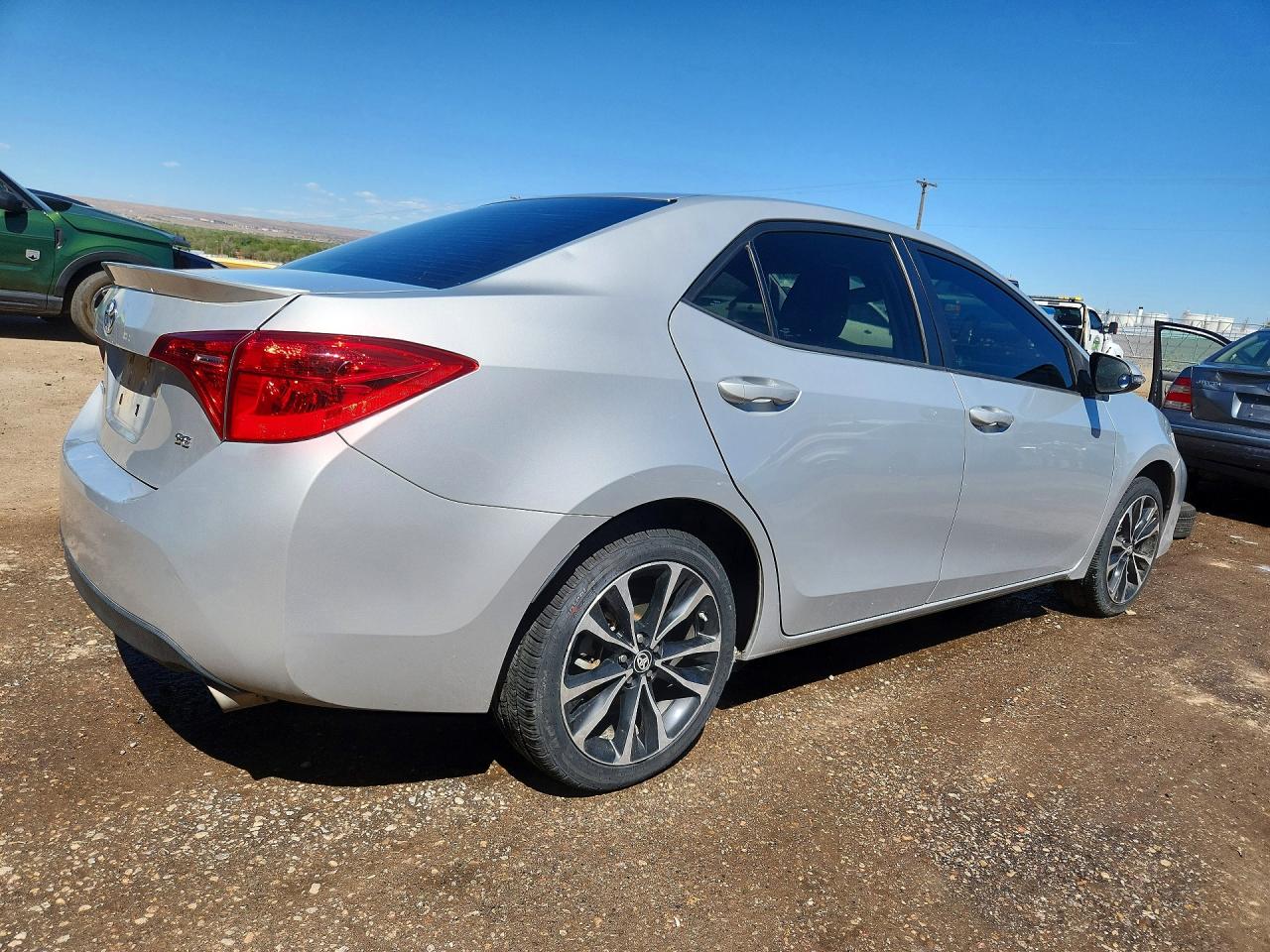 2018 TOYOTA COROLLA SE photo 5
