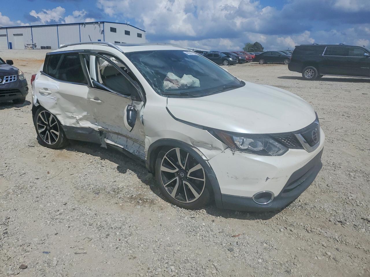2019 NISSAN ROGUE SPORT SL photo 4