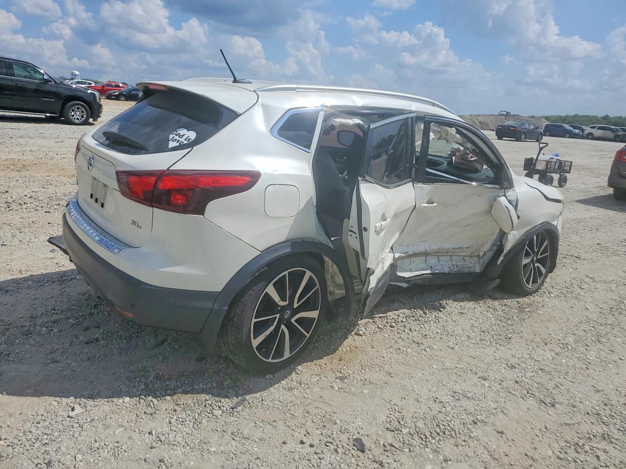 2019 NISSAN ROGUE SPORT SL photo 3