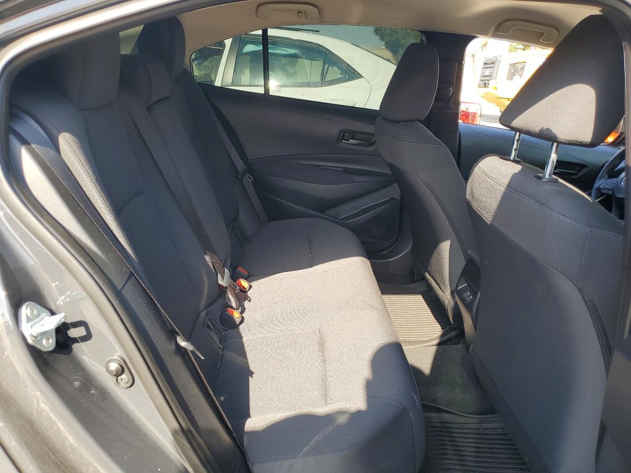 2025 TOYOTA COROLLA LE photo 19