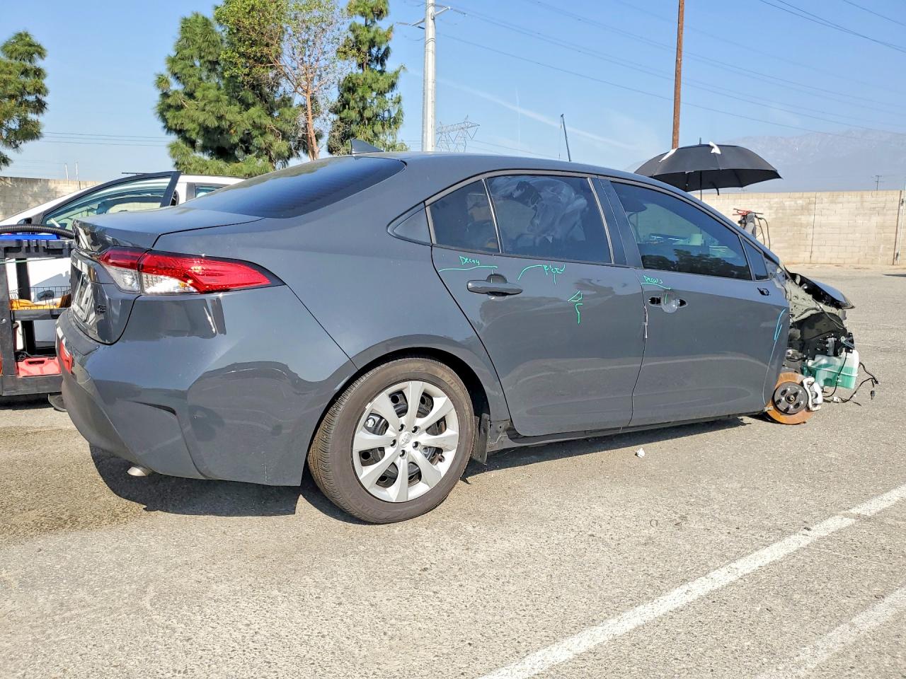 2025 TOYOTA COROLLA LE photo 5