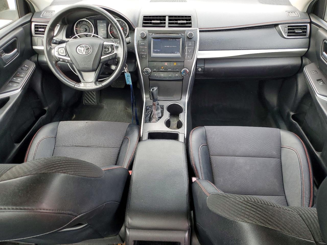 2017 TOYOTA CAMRY SE photo 15
