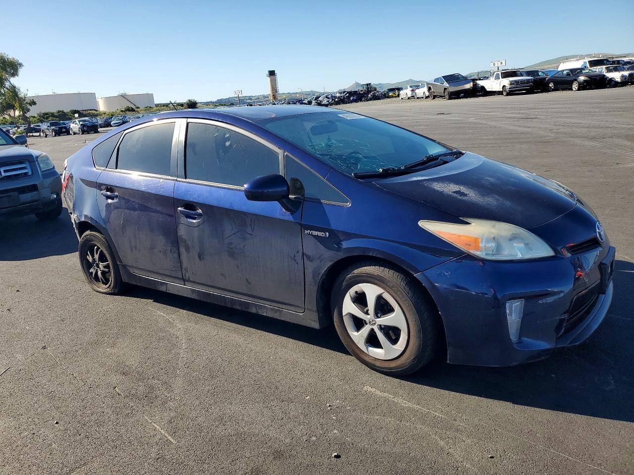 2012 TOYOTA PRIUS TWO photo 4
