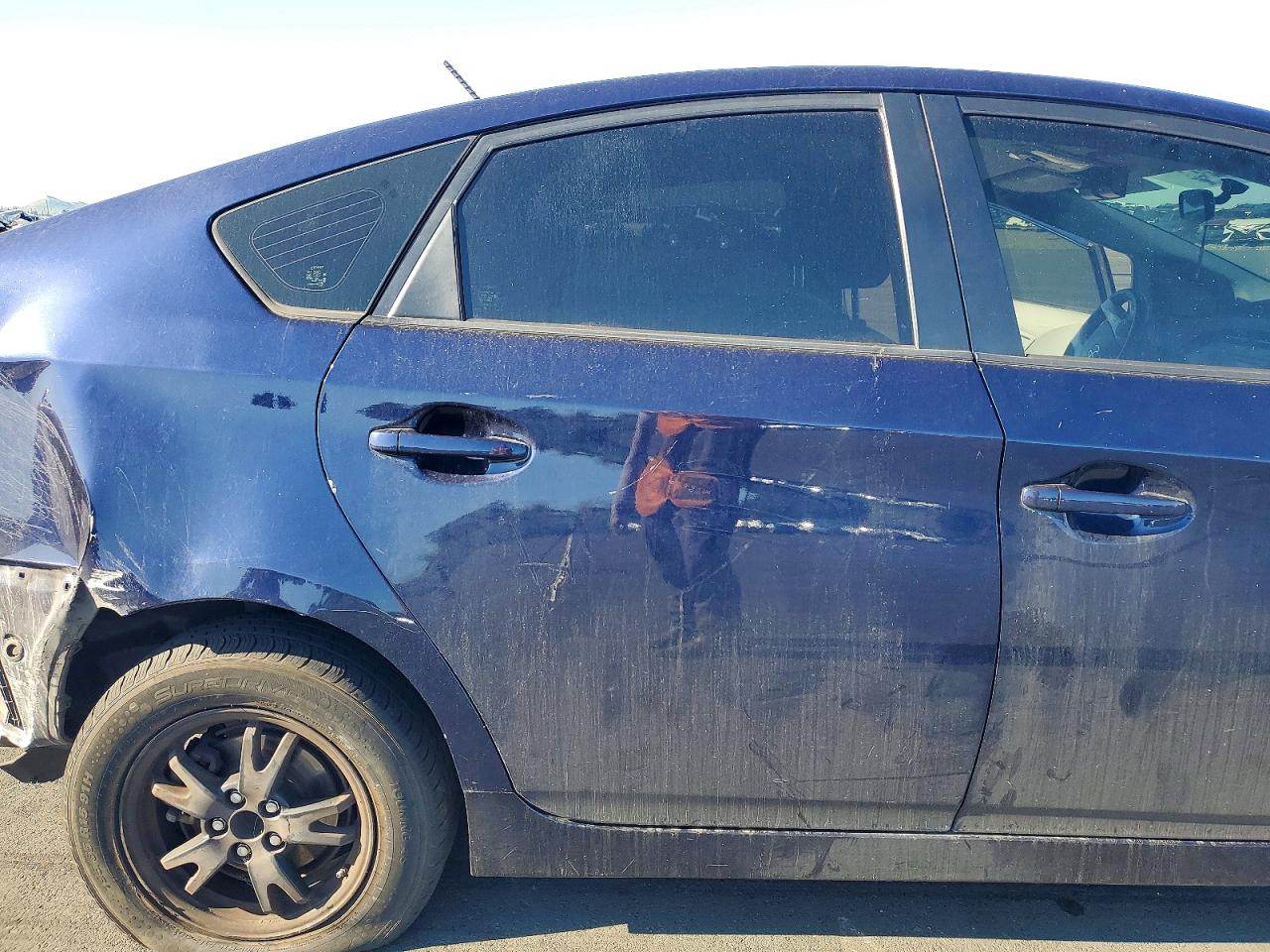 2012 TOYOTA PRIUS TWO photo 10