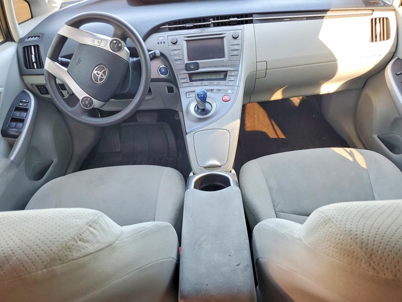 2012 TOYOTA PRIUS TWO photo 8