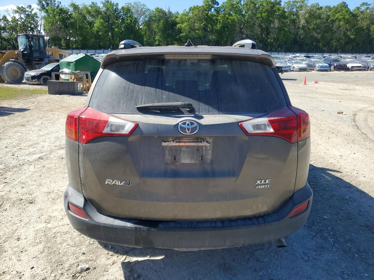 2013 TOYOTA RAV4 XLE photo 11