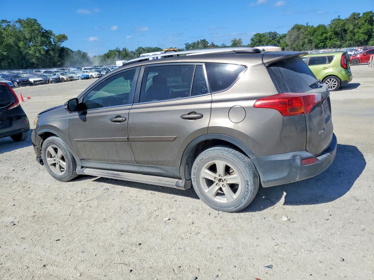 2013 TOYOTA RAV4 XLE photo 3