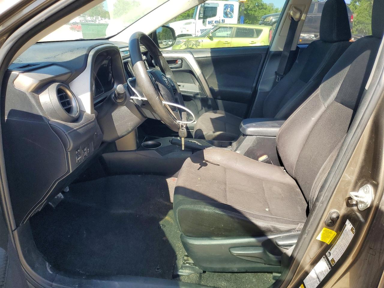 2013 TOYOTA RAV4 XLE photo 13