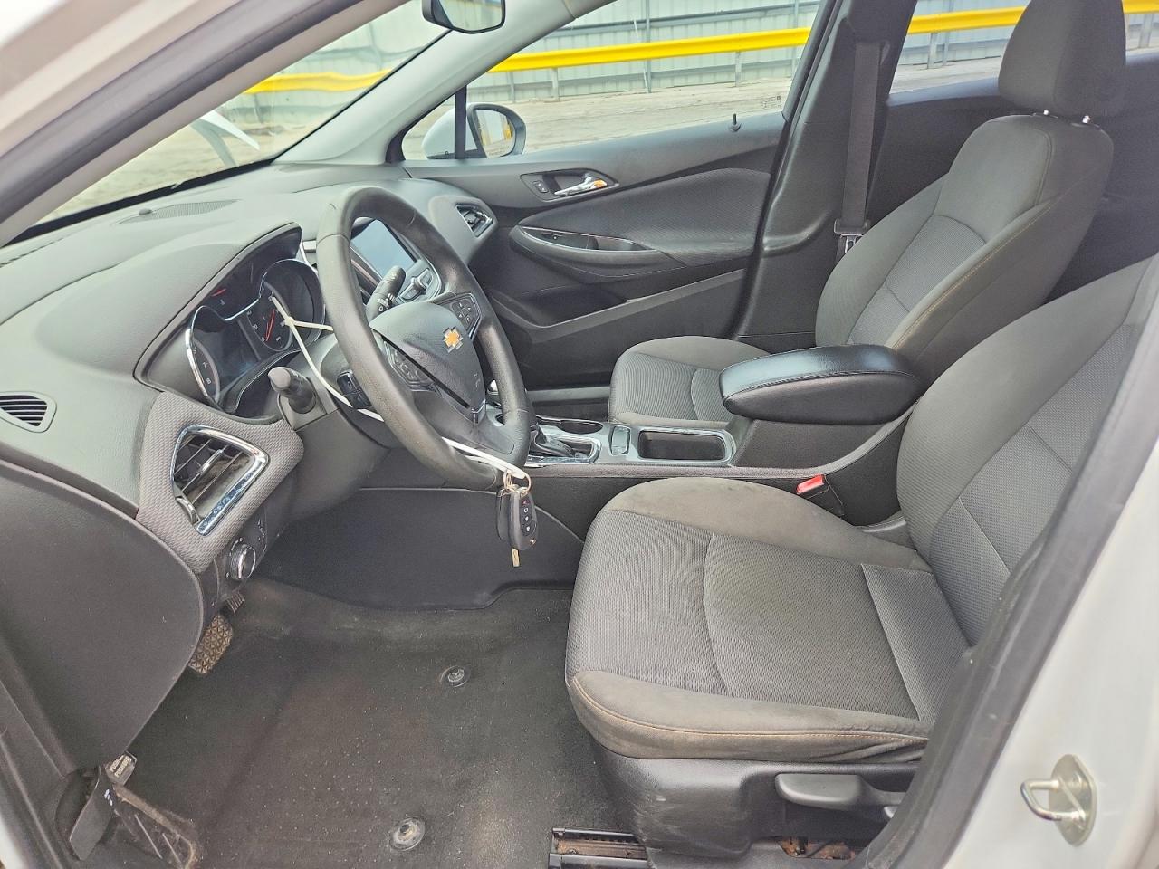 2019 CHEVROLET CRUZE LS photo 19