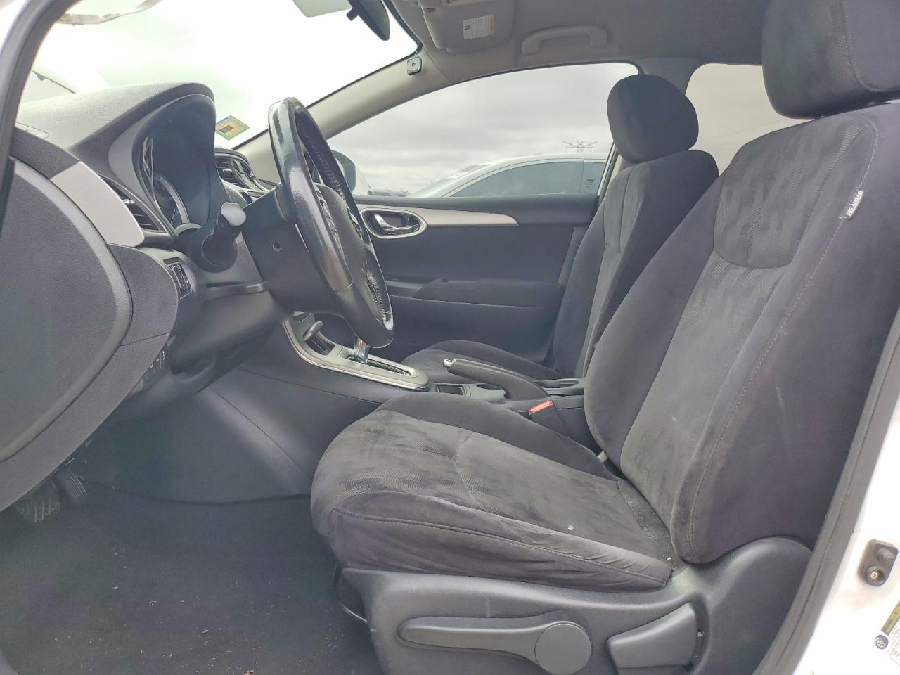 2013 NISSAN SENTRA S photo 13