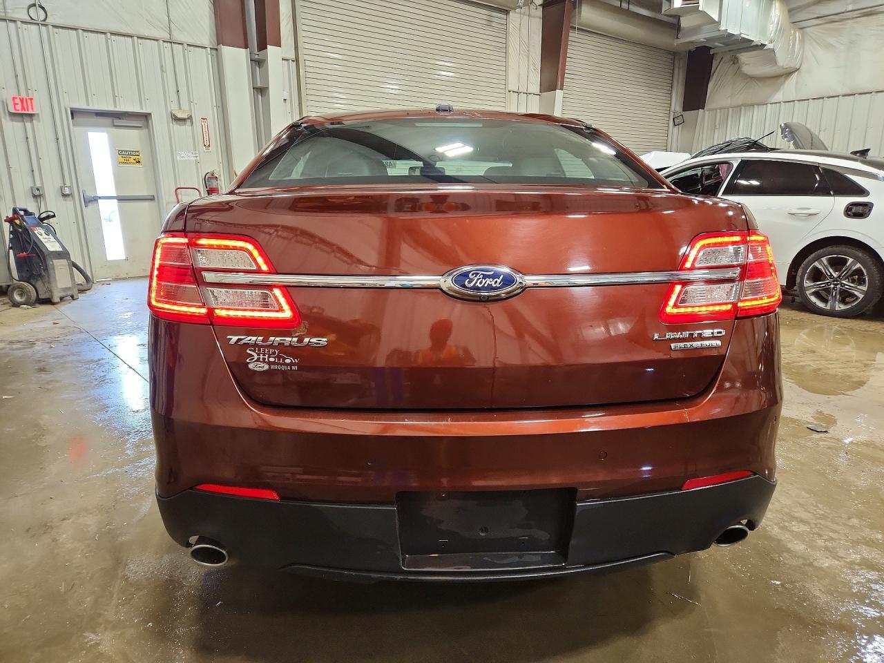 2015 FORD TAURUS LIMITED photo 11