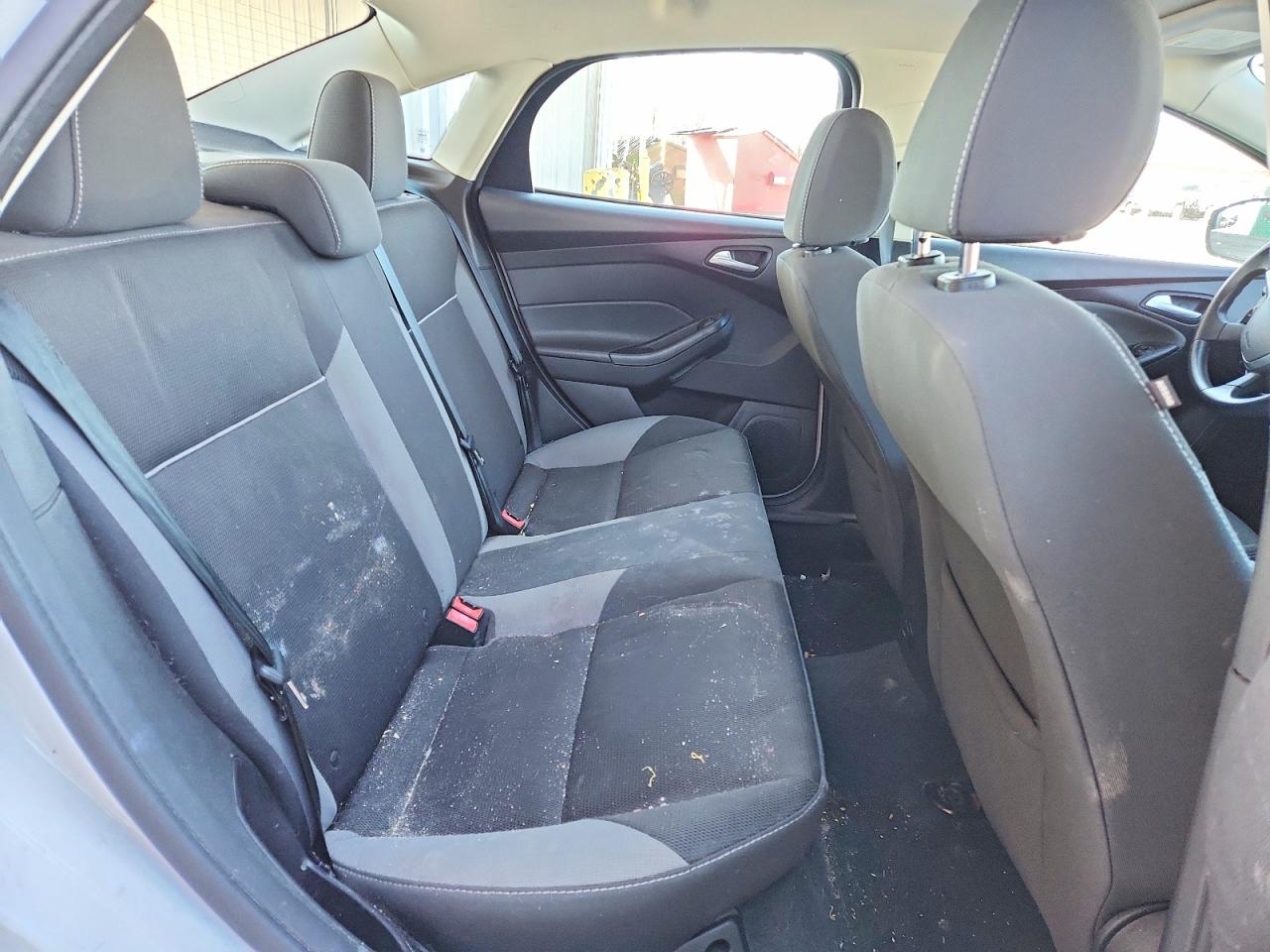 2014 FORD FOCUS SE photo 28