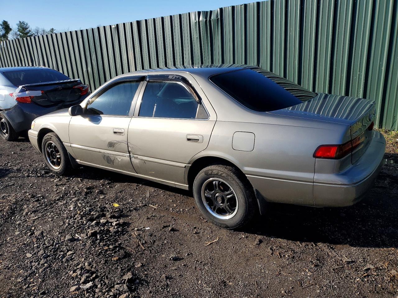 1999 TOYOTA CAMRY CE photo 2