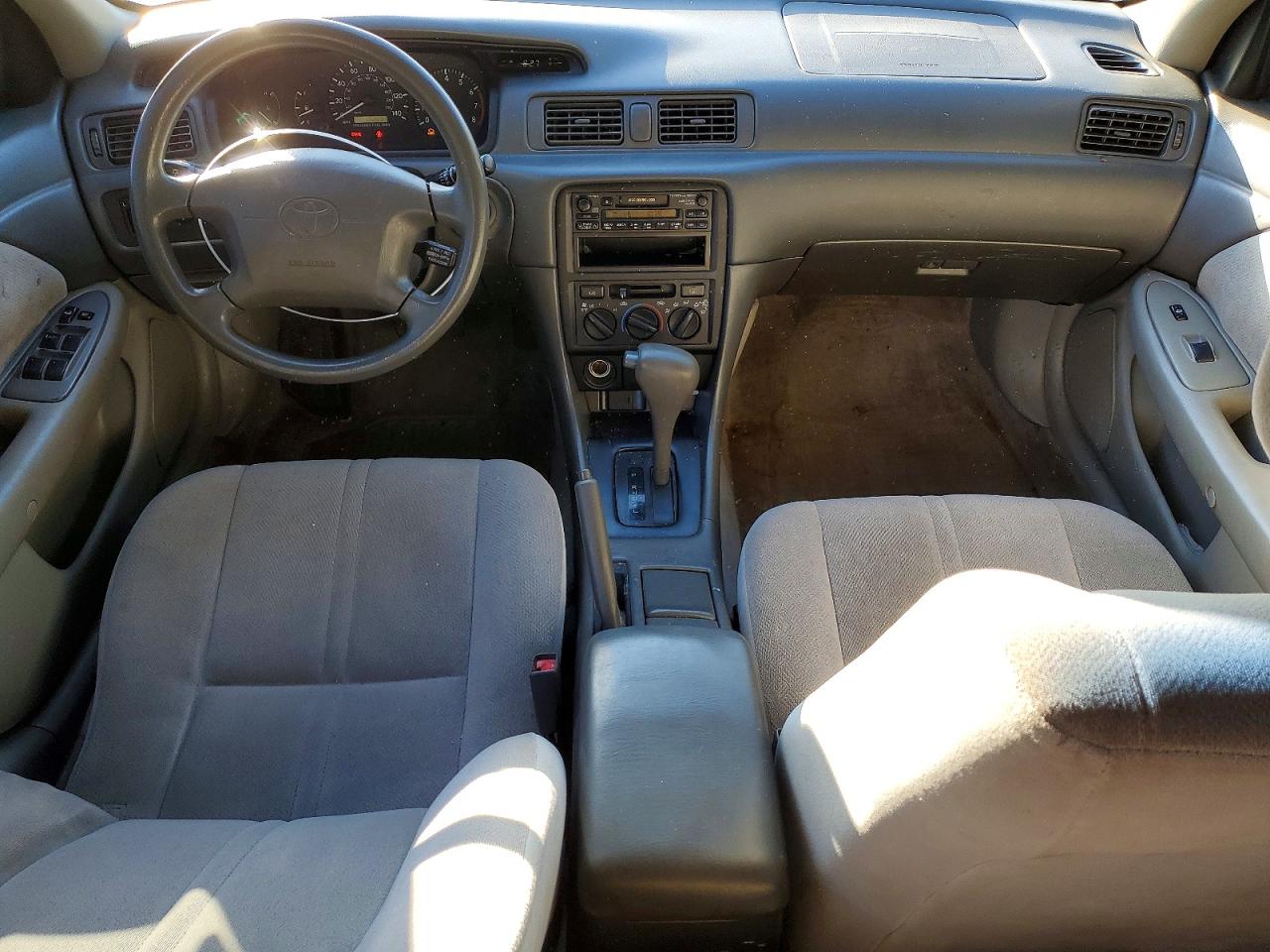 1999 TOYOTA CAMRY CE photo 8