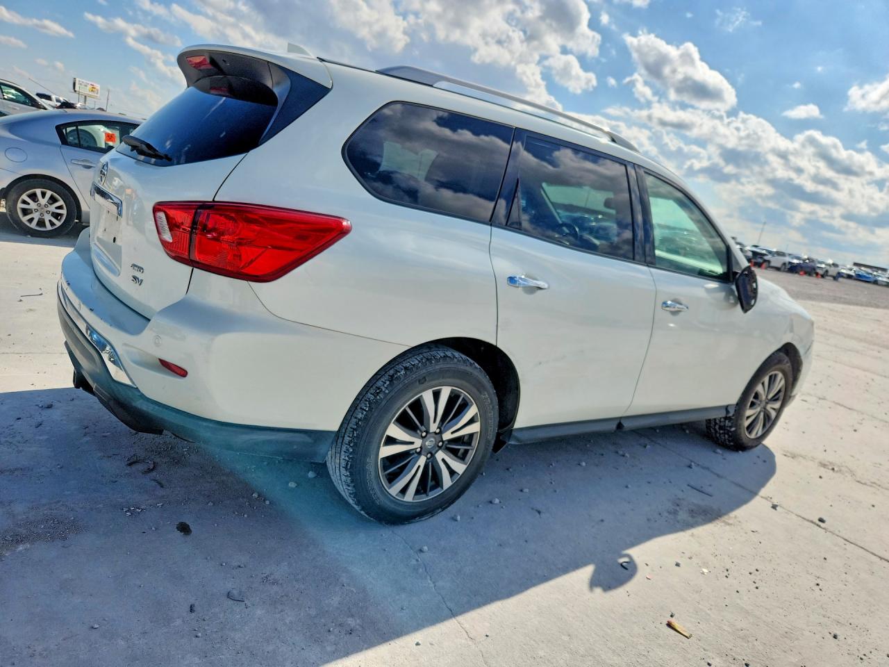 2020 NISSAN PATHFINDER SV photo 5