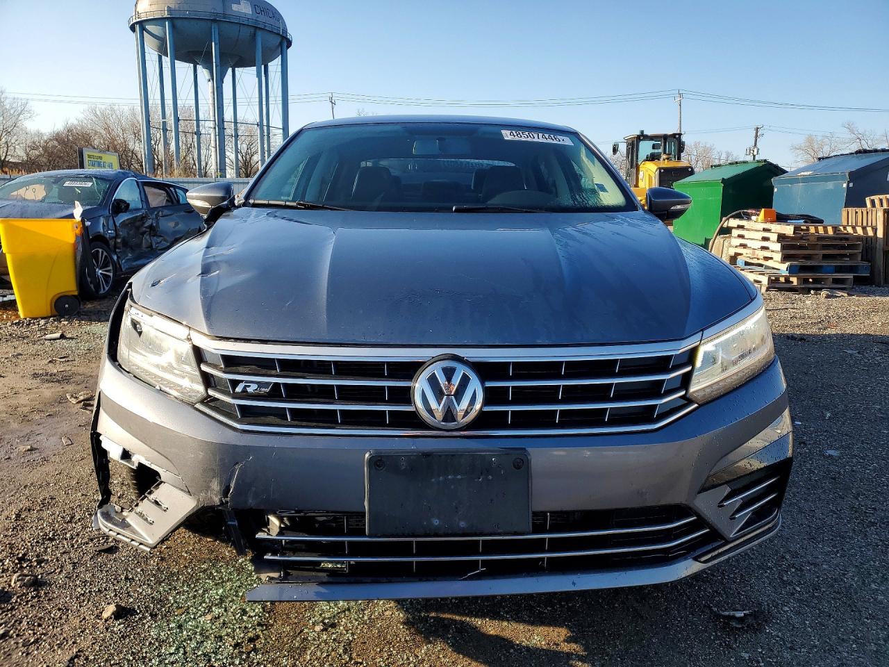 2017 VOLKSWAGEN PASSAT R-LINE photo 9