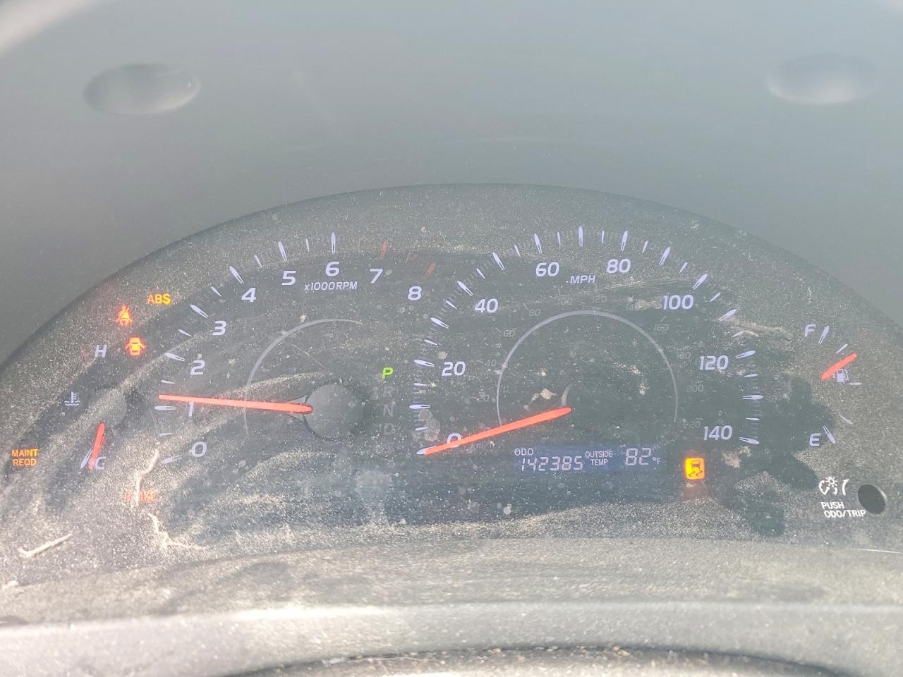 2011 TOYOTA CAMRY LE photo 25
