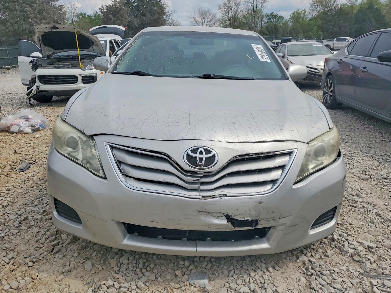 2011 TOYOTA CAMRY LE photo 13