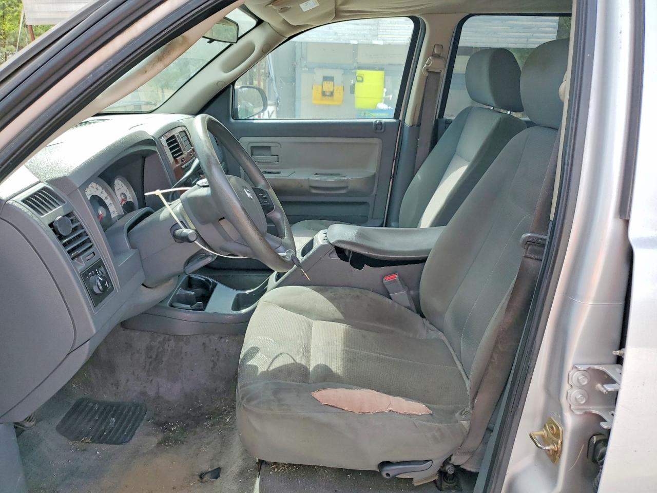 2005 DODGE DAKOTA QUAD SLT photo 19