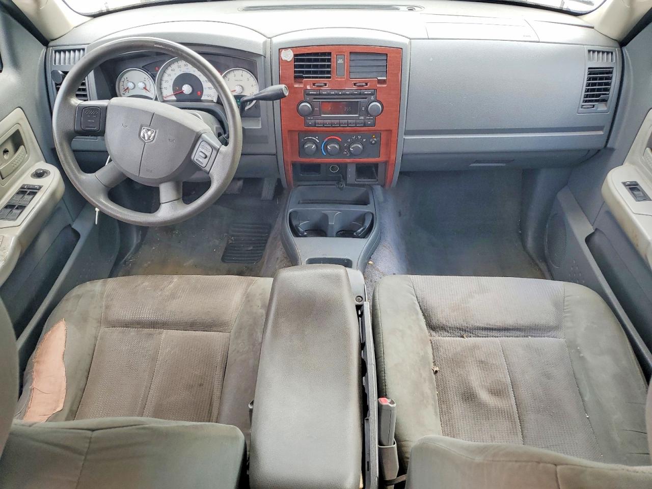 2005 DODGE DAKOTA QUAD SLT photo 22