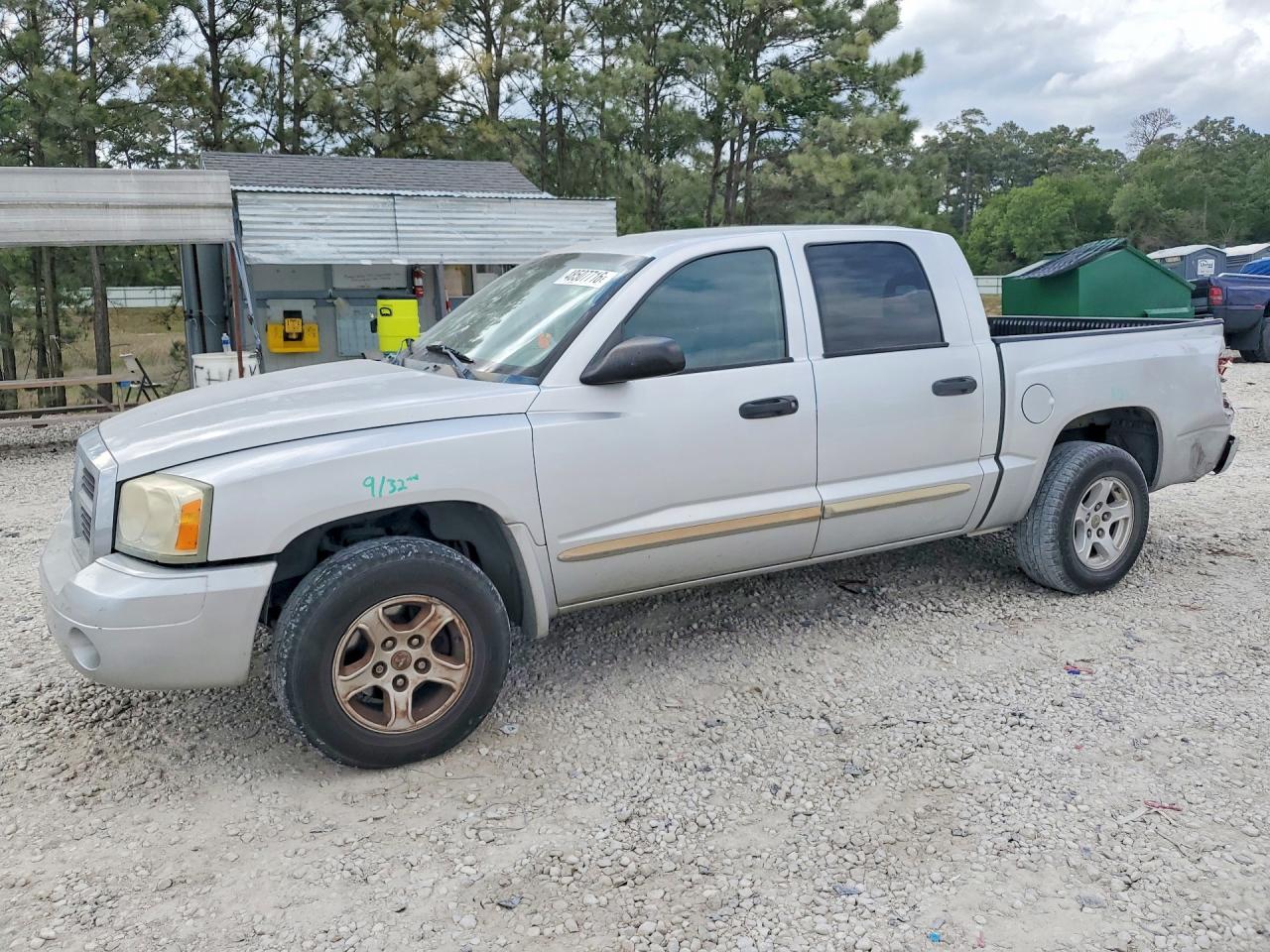 2005 DODGE DAKOTA