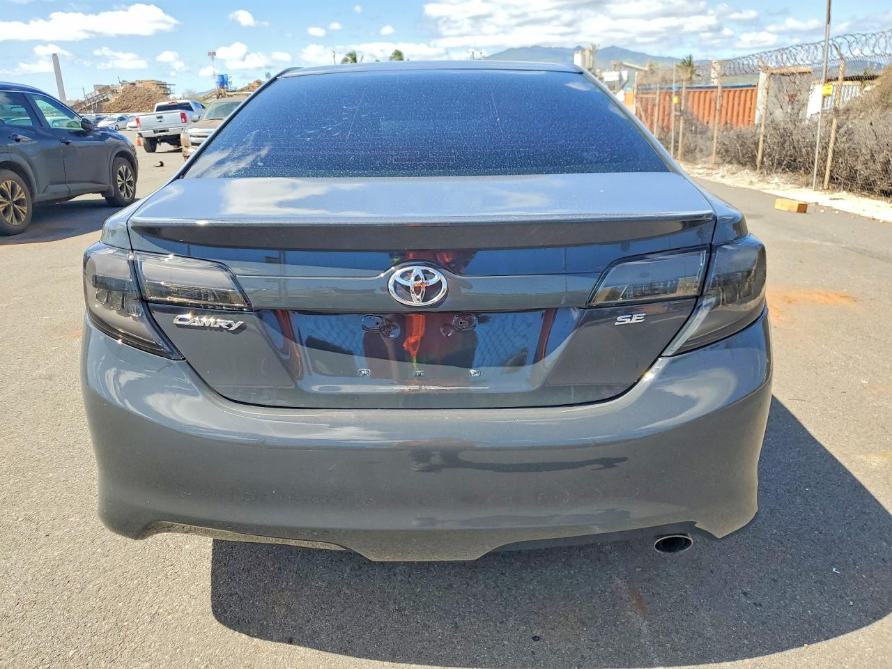 2013 TOYOTA CAMRY SE photo 11