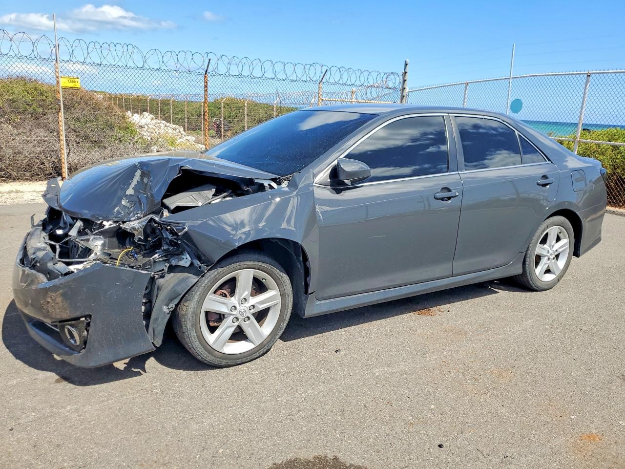 2013 TOYOTA CAMRY