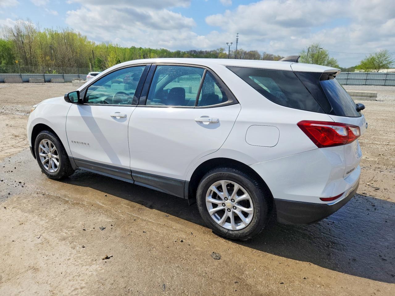 2018 CHEVROLET EQUINOX LS photo 3