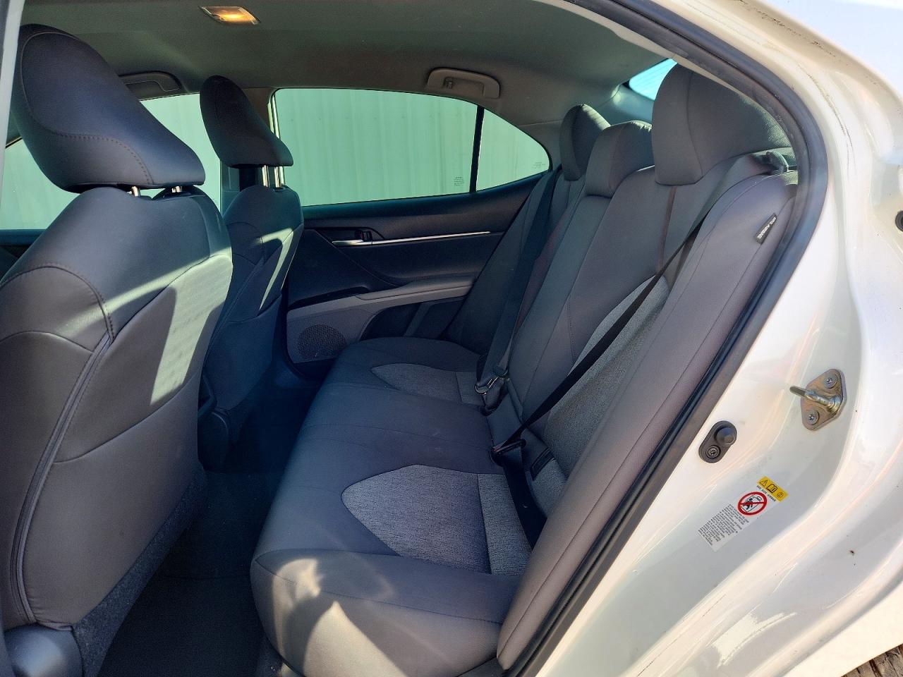 2019 TOYOTA CAMRY LE photo 28