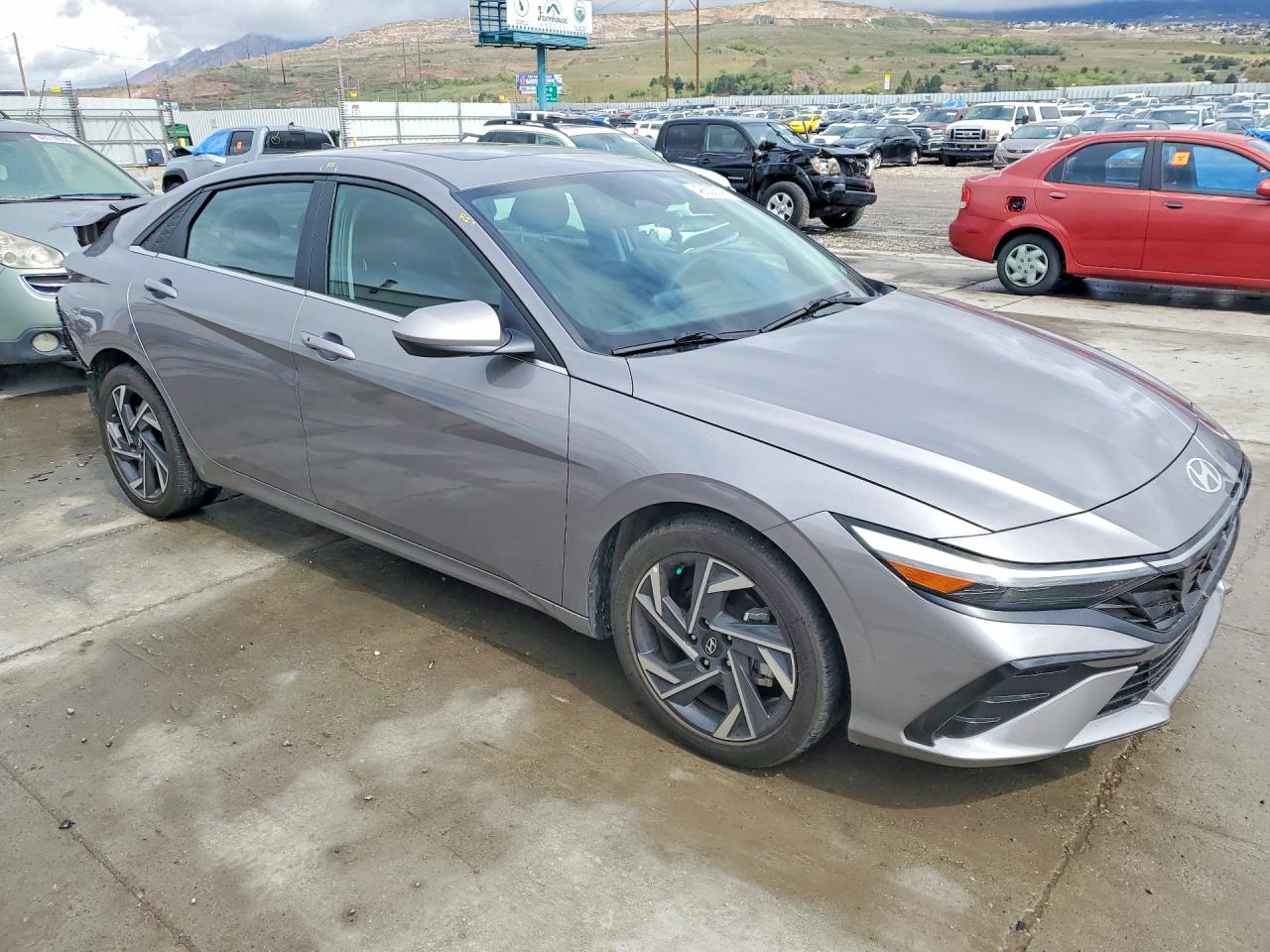 2024 HYUNDAI ELANTRA SEL photo 7