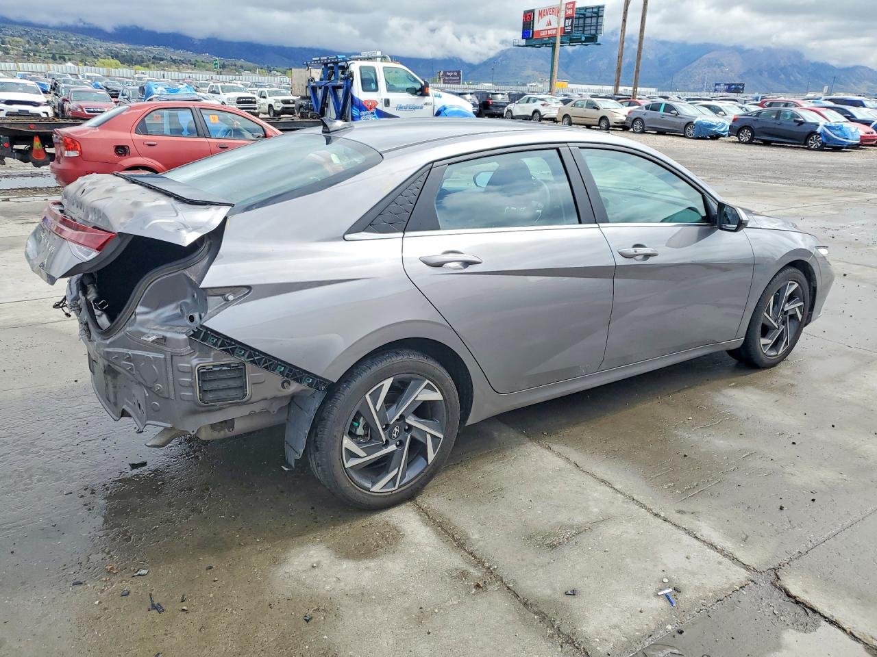 2024 HYUNDAI ELANTRA SEL photo 5