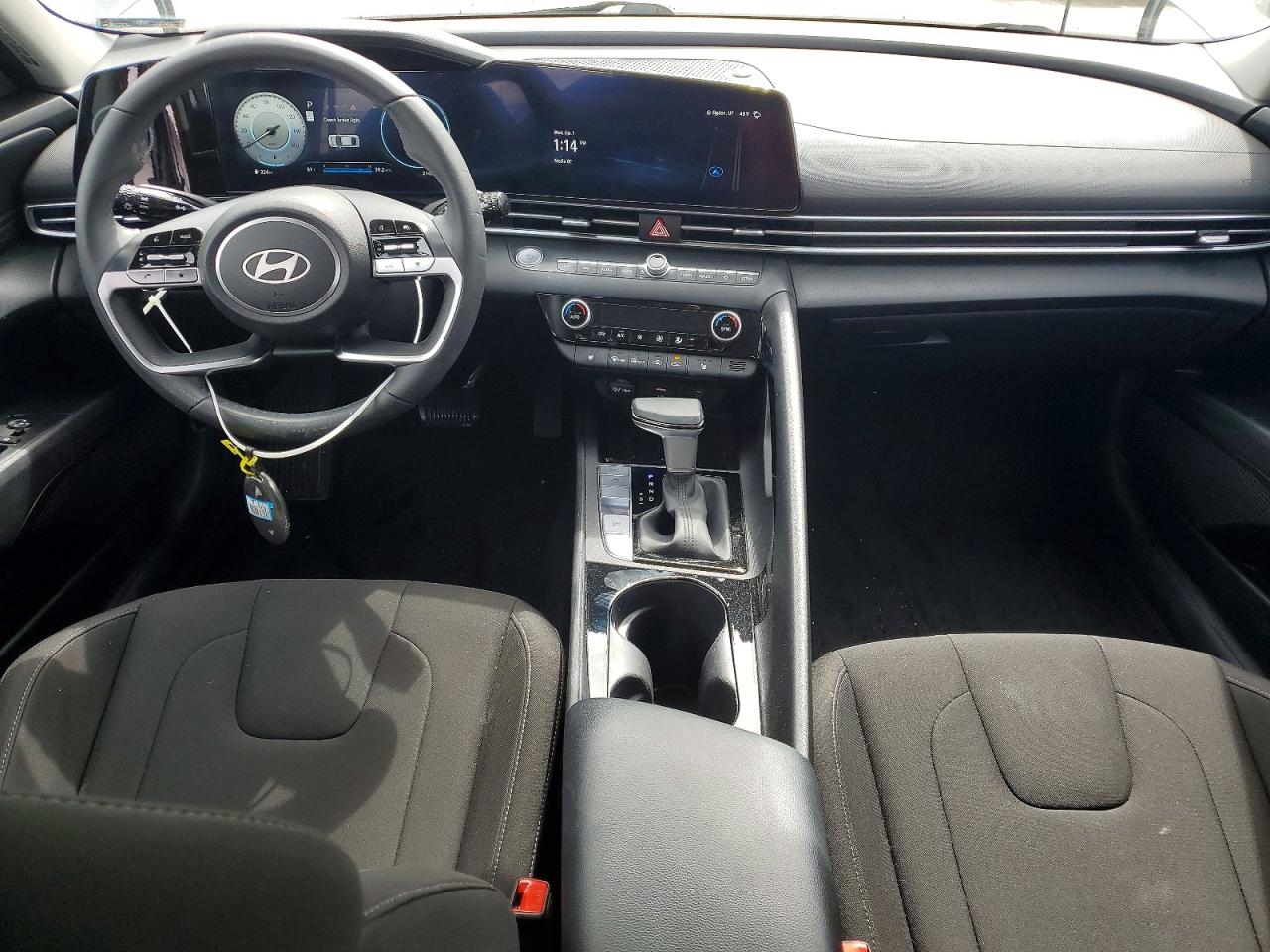 2024 HYUNDAI ELANTRA SEL photo 15