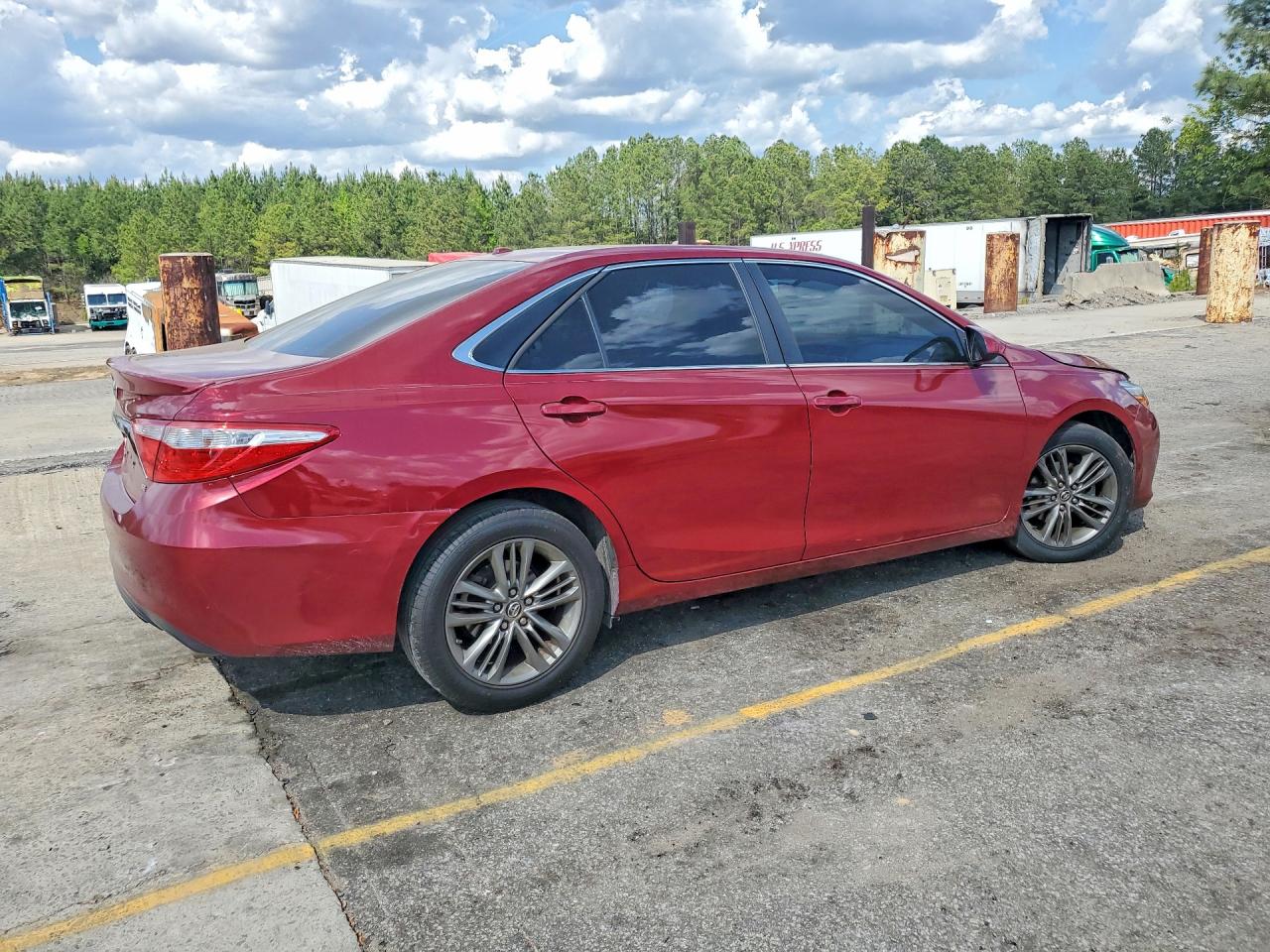 2015 TOYOTA CAMRY SE photo 5
