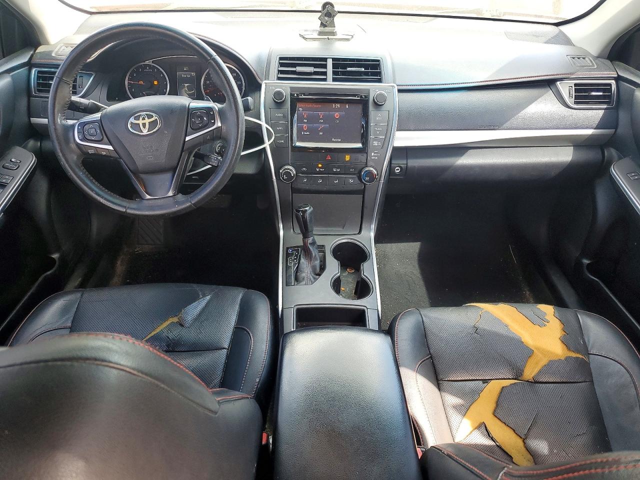 2015 TOYOTA CAMRY SE photo 15