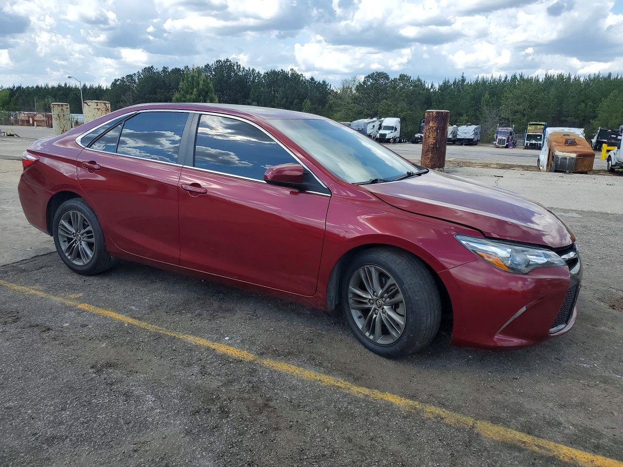 2015 TOYOTA CAMRY SE photo 7