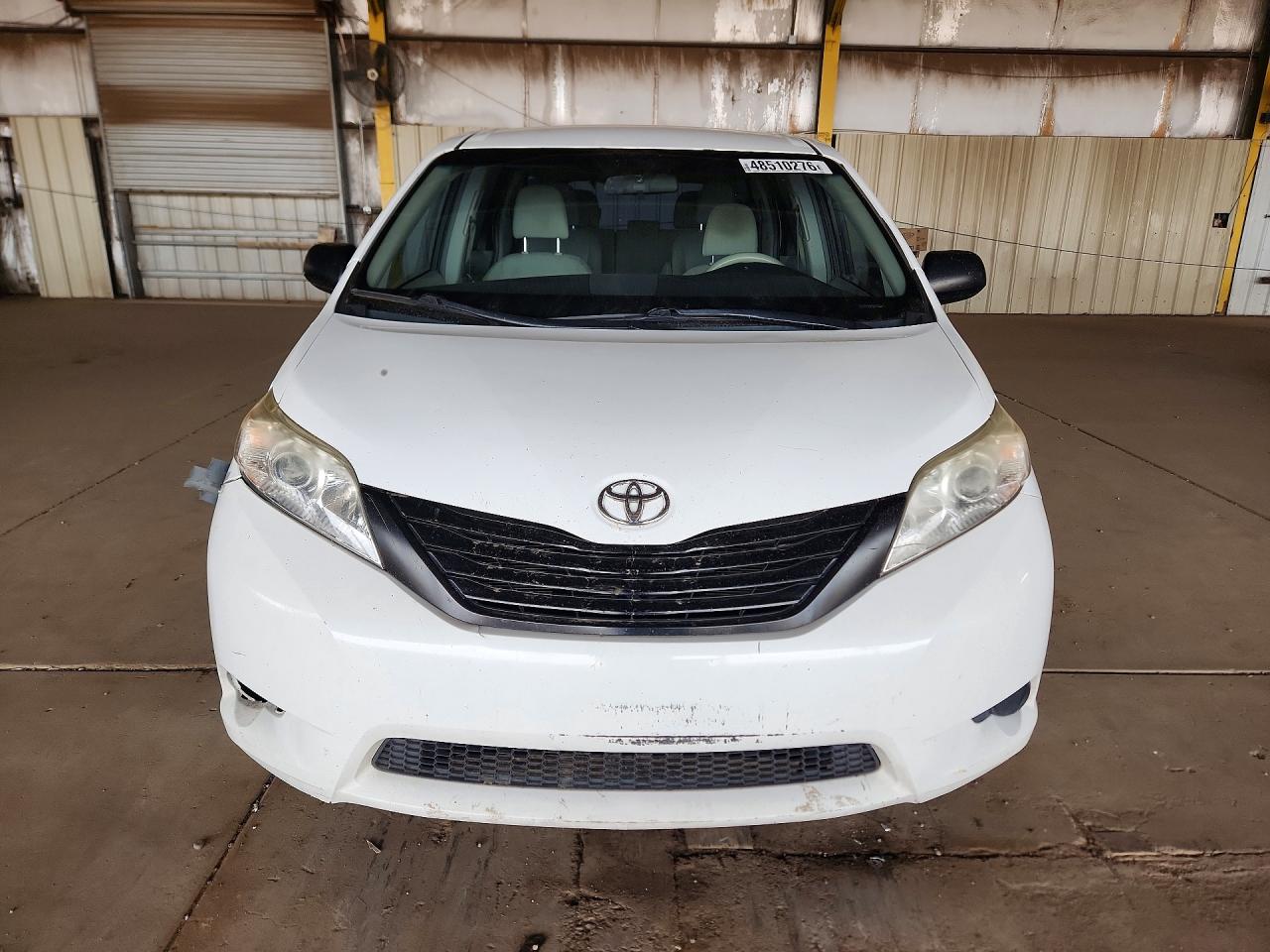 2014 TOYOTA SIENNA L 7-PASSENGER photo 9