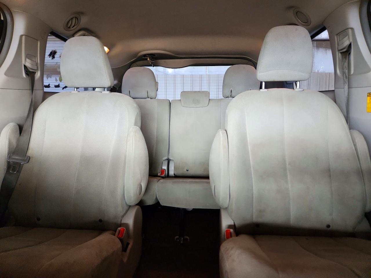2014 TOYOTA SIENNA L 7-PASSENGER photo 19