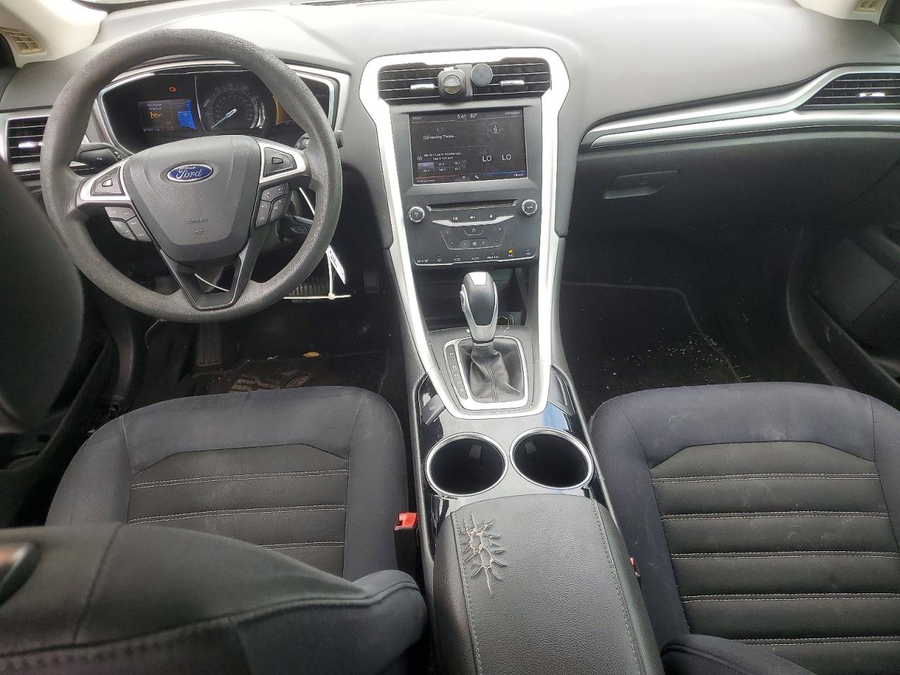 2013 FORD FUSION SE photo 8