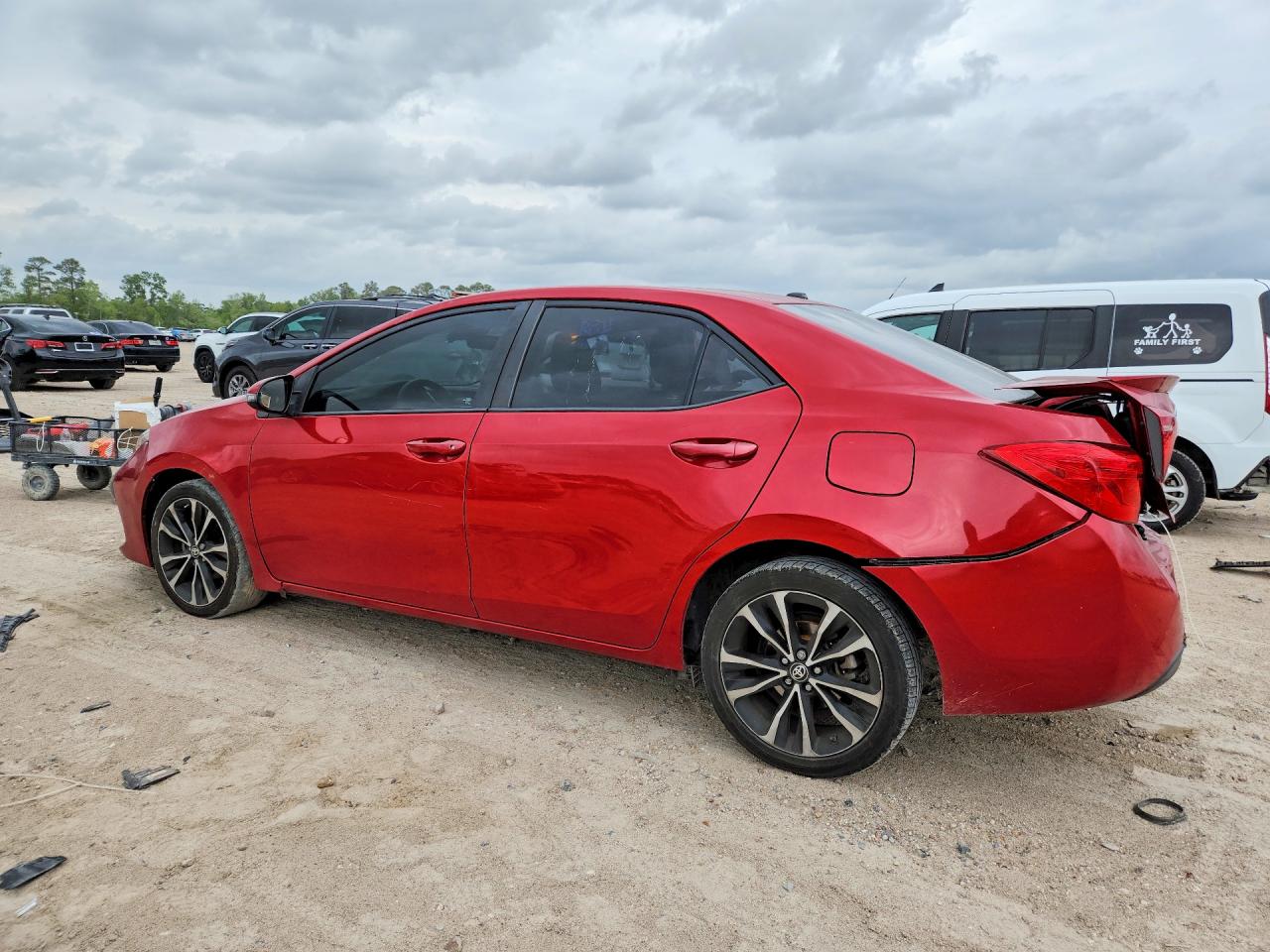 2017 TOYOTA COROLLA SE photo 4
