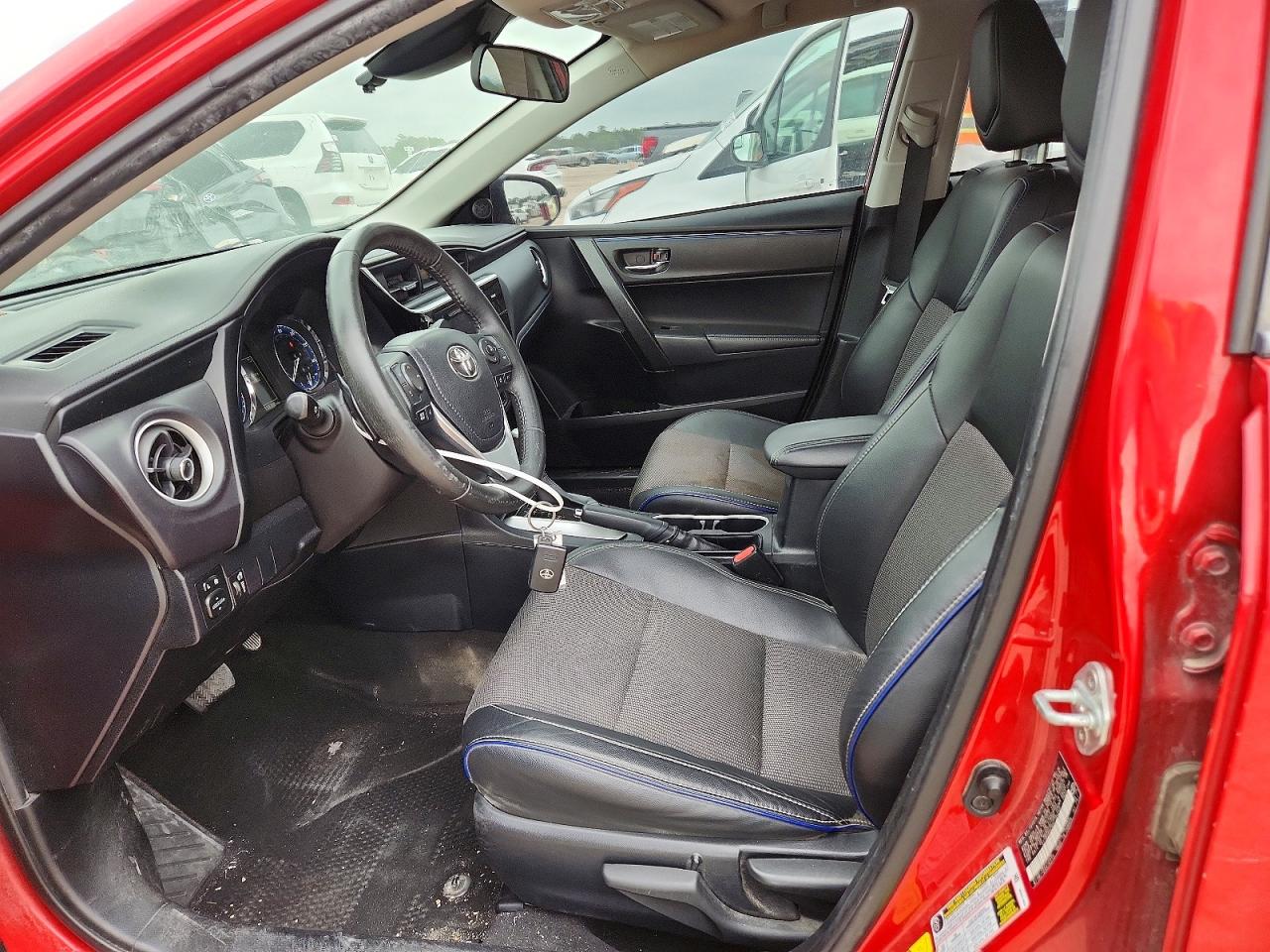2017 TOYOTA COROLLA SE photo 19