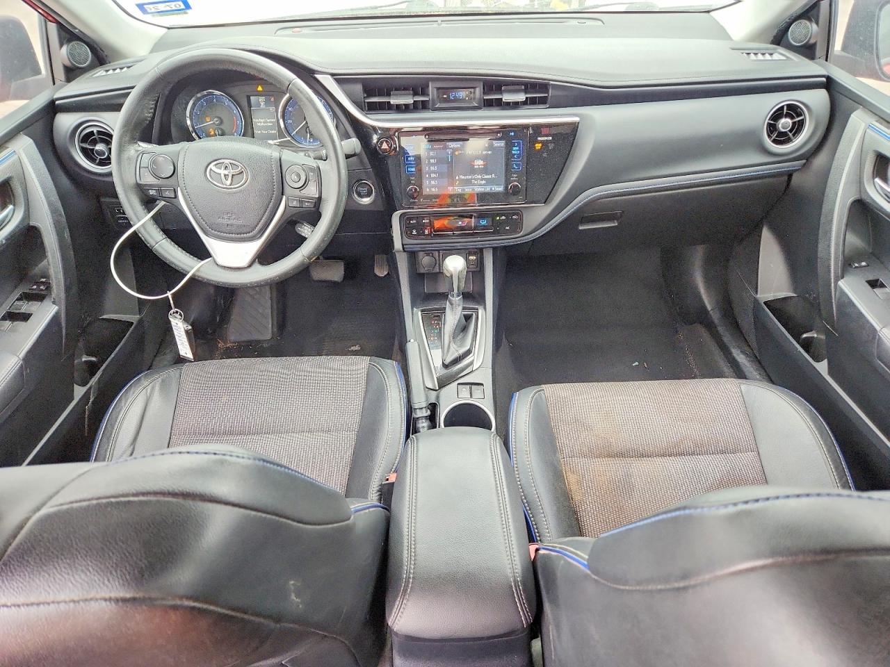 2017 TOYOTA COROLLA SE photo 22