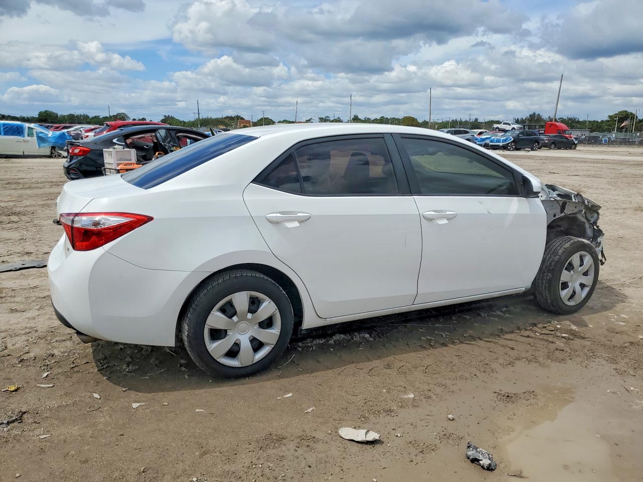 2016 TOYOTA COROLLA LE photo 3