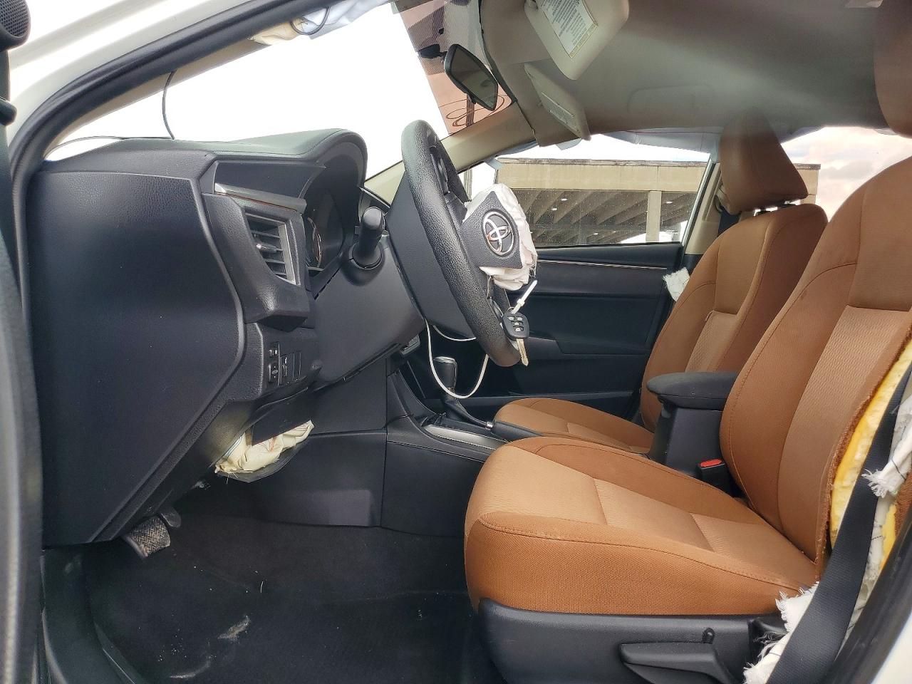 2016 TOYOTA COROLLA LE photo 7