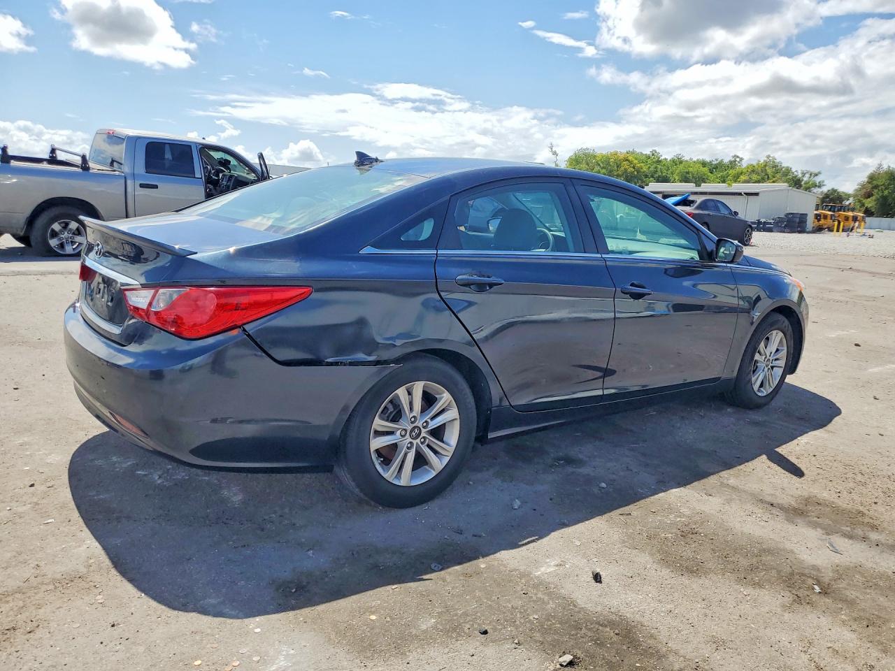 2013 HYUNDAI SONATA GLS photo 3