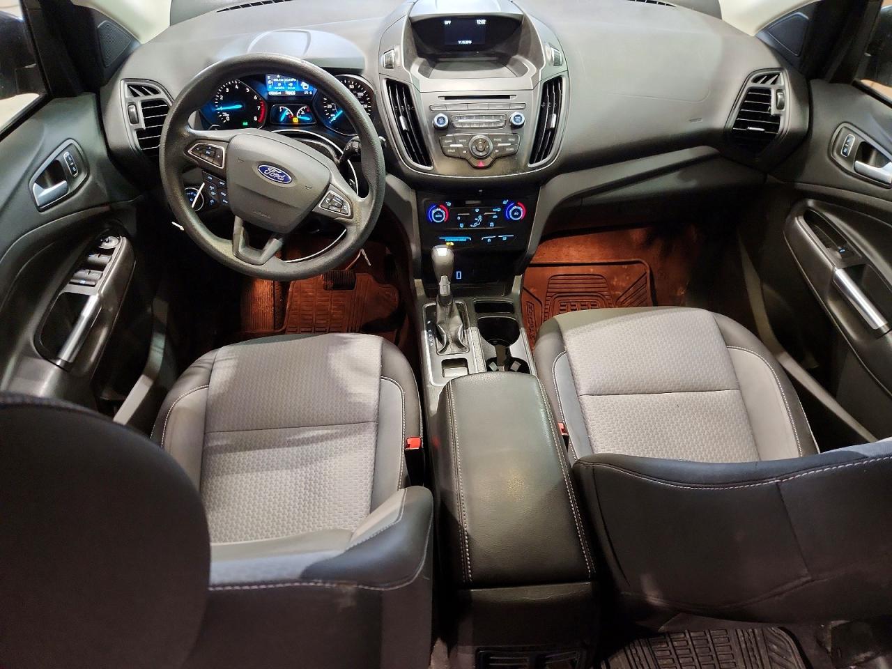2017 FORD ESCAPE SE photo 22