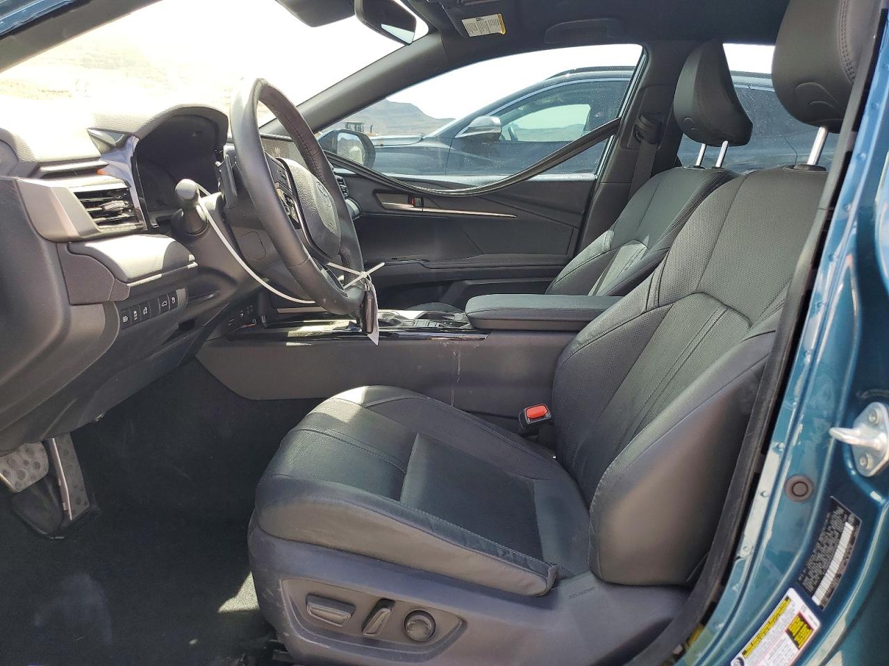 2025 TOYOTA CAMRY XSE photo 13