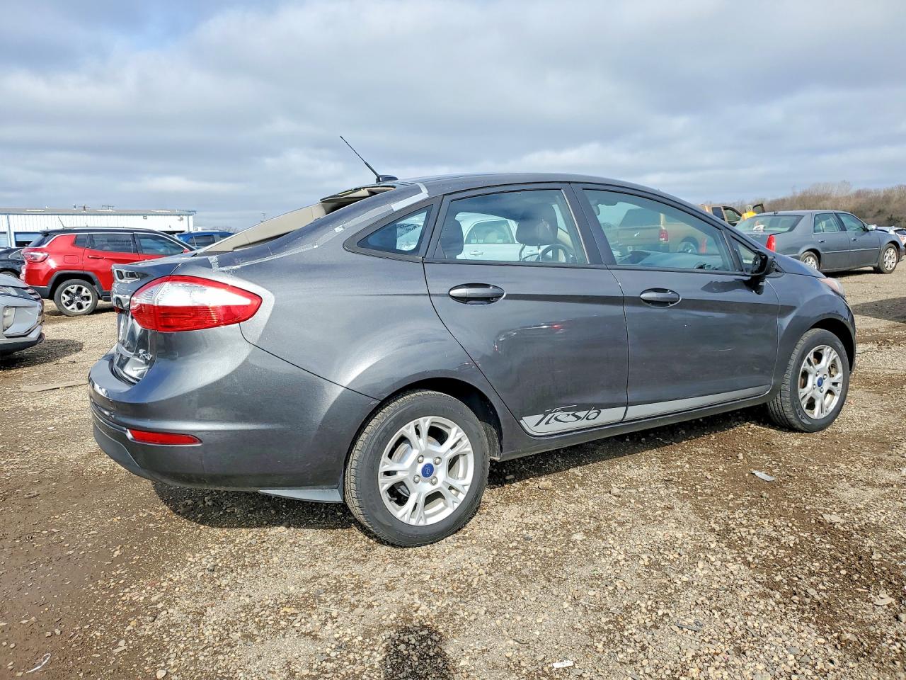 2016 FORD FIESTA SE photo 3